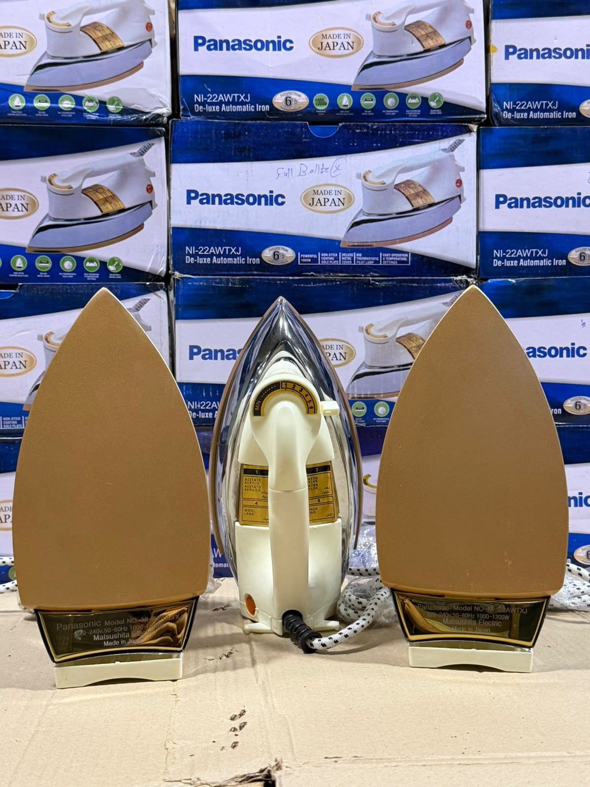 Panasonic 1000W De Luxe Automatic Dry Iron with Non-Stick Soleplate